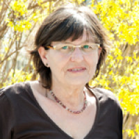 Judith Riedelsheimer: Ich kenne Frau Rauscher seit vielen Jahren und schätze ihre Arbeit im sozialen Bereich sehr. Sie ist eine Frau mit klaren Ansagen. Sie weiß, was sie will, was sie tut und wovon sie spricht. Deshalb gebe ich ihr meine Stimme.