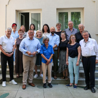 Gemeinsames Foto der SPD Abgeordneten und den Bezirksrätinnen und Bezirksräten
